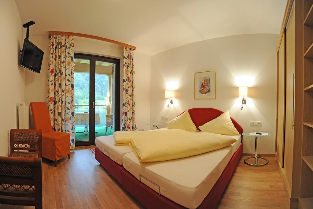 Hotel Carinthia Weissensee Camera foto
